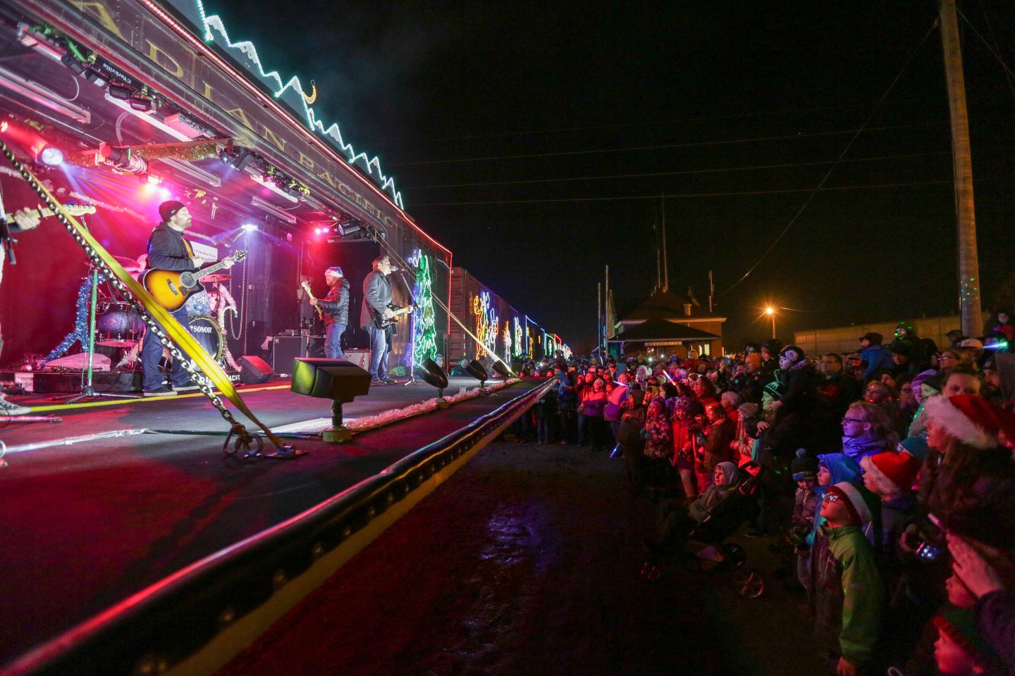 Holiday Train B